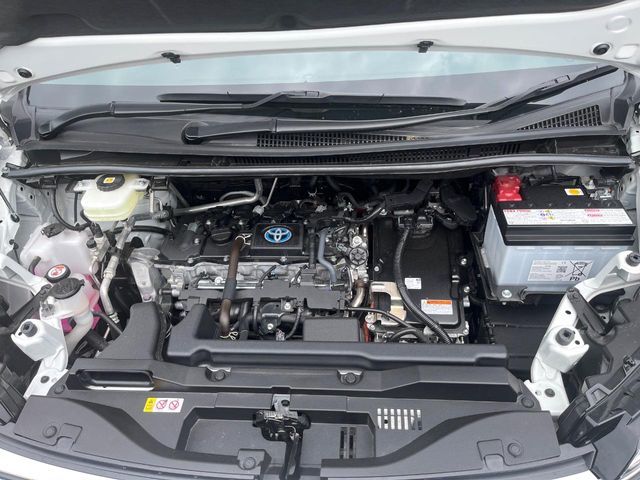 VOXY HYBRID 4WD