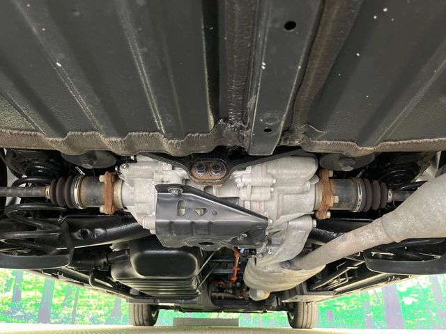 VOXY HYBRID 4WD
