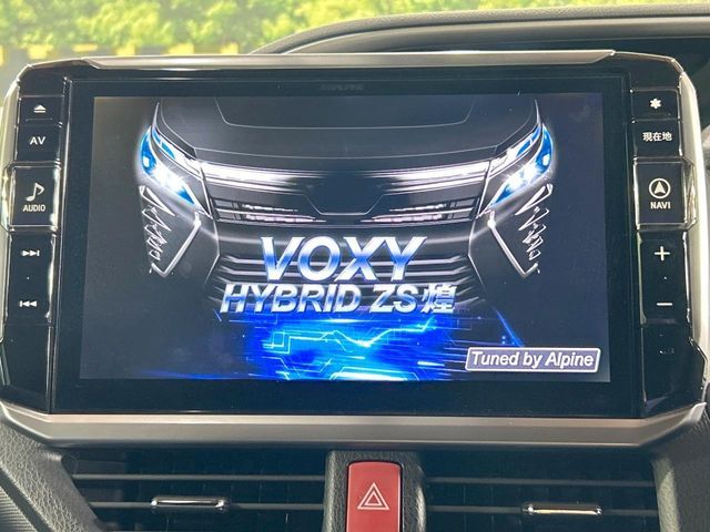 VOXY HYBRID