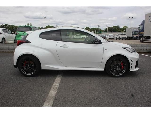 GR YARIS