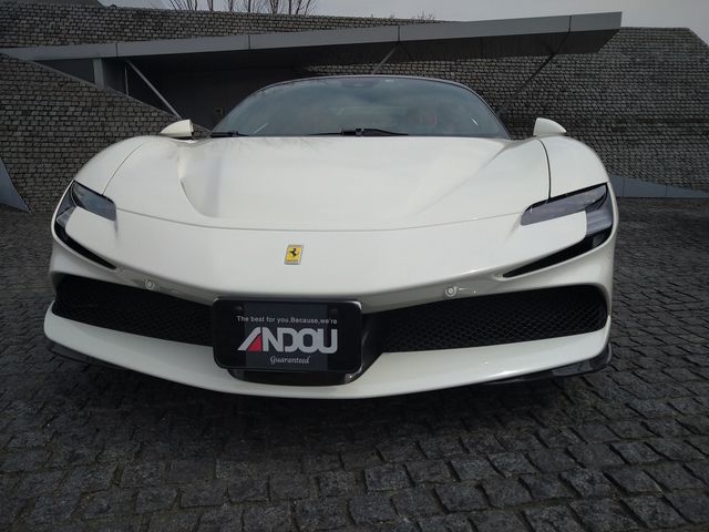 FERRARI SF90 Stradale