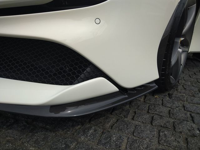 FERRARI SF90 Stradale