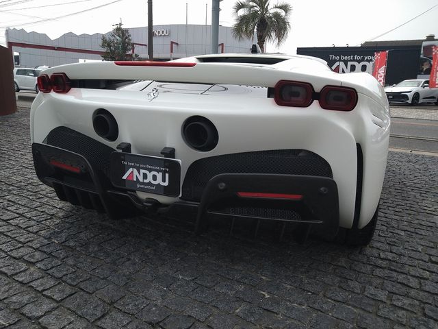 FERRARI SF90 Stradale
