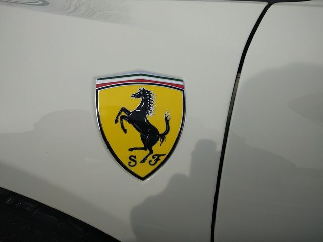 FERRARI SF90 Stradale