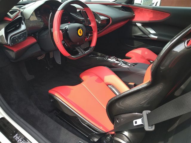 FERRARI SF90 Stradale