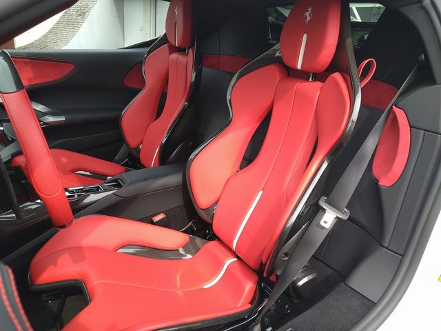FERRARI SF90 Stradale