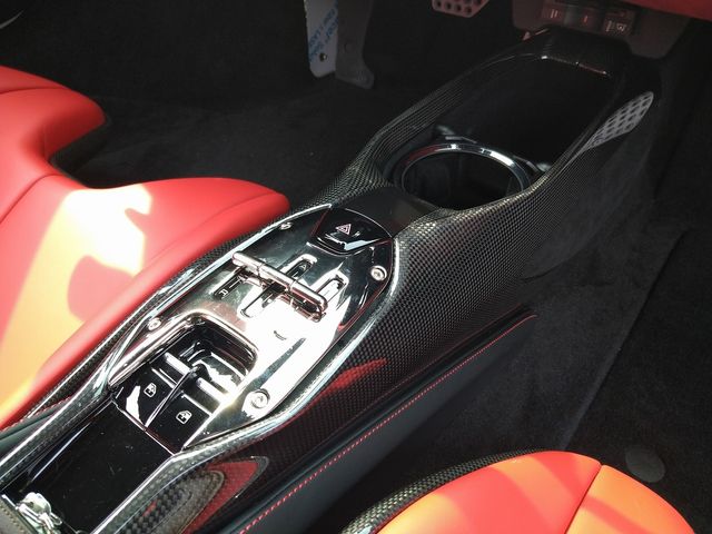 FERRARI SF90 Stradale
