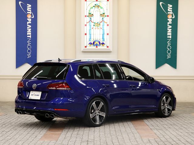 VOLKSWAGEN GOLF R VARIANT