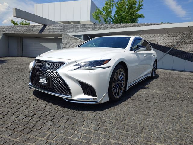 LEXUS LS500h 4WD