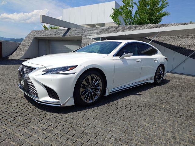 LEXUS LS500h 4WD