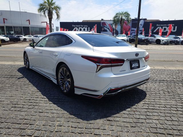 LEXUS LS500h 4WD