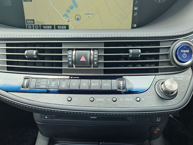 LEXUS LS500h 4WD