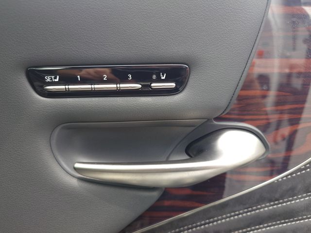 LEXUS LS500h 4WD
