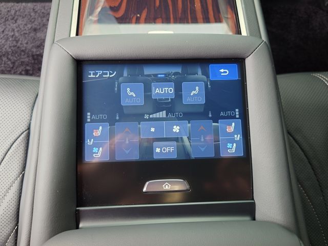 LEXUS LS500h 4WD