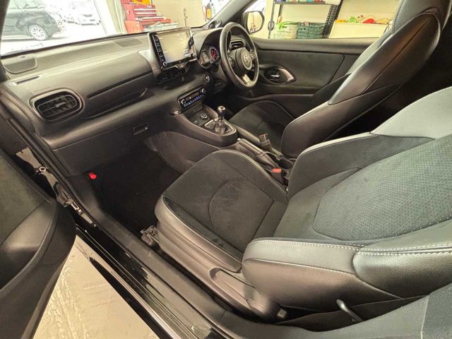 GR YARIS