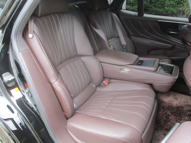 LEXUS LS500 4WD
