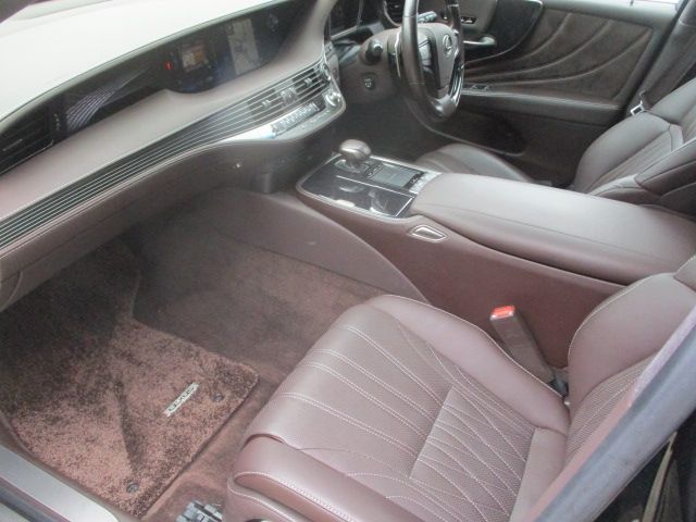 LEXUS LS500 4WD