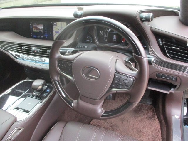 LEXUS LS500 4WD