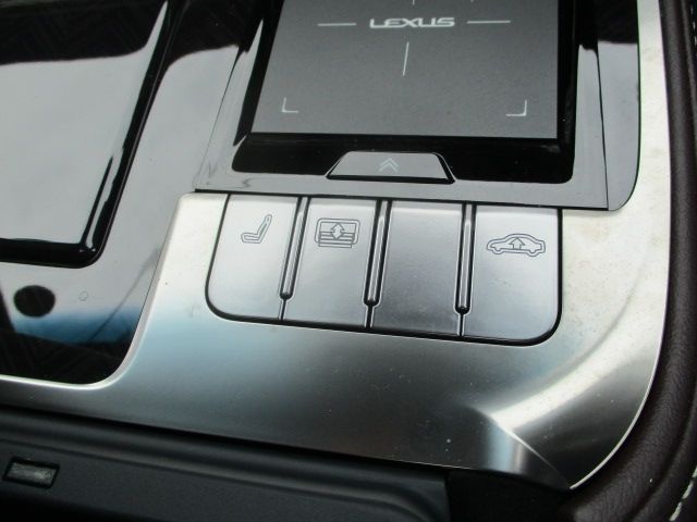 LEXUS LS500 4WD