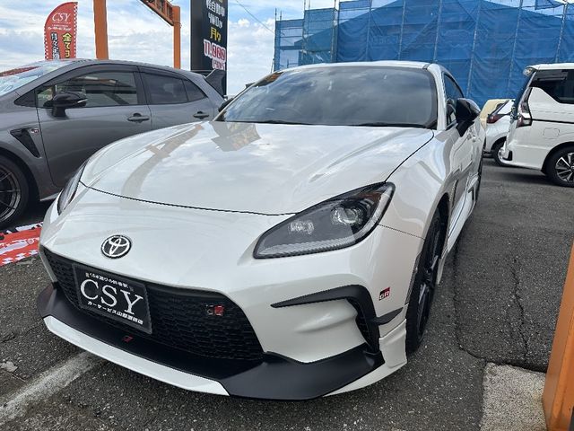 GR86