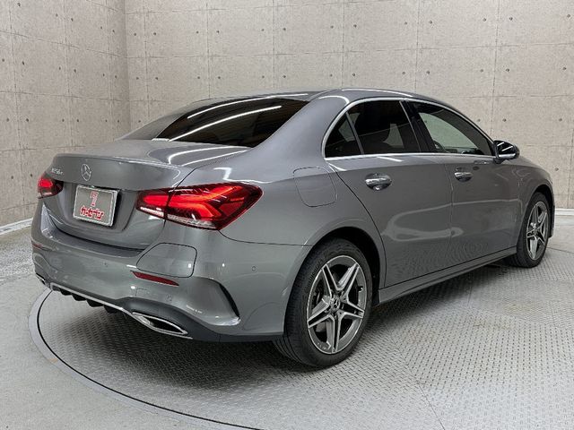 MERCEDES BENZ A class sedan