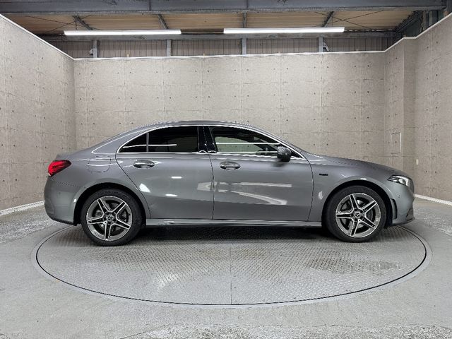 MERCEDES BENZ A class sedan