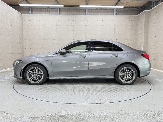 MERCEDES BENZ A class sedan