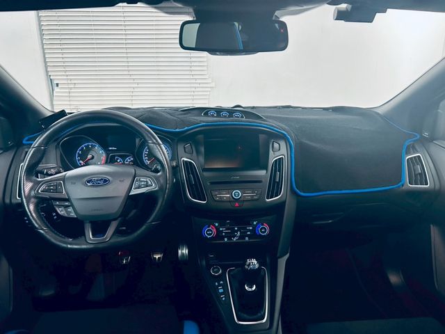FORD FOCUS hatchback