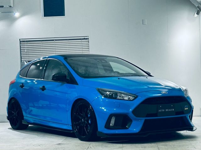 FORD FOCUS hatchback