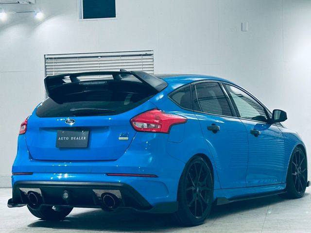 FORD FOCUS hatchback