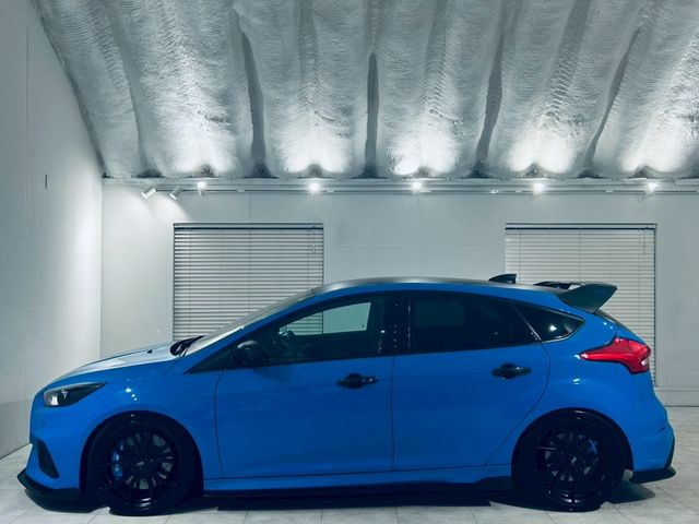 FORD FOCUS hatchback