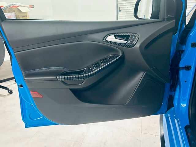 FORD FOCUS hatchback