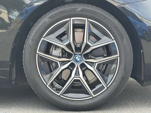 BMW i5 touring