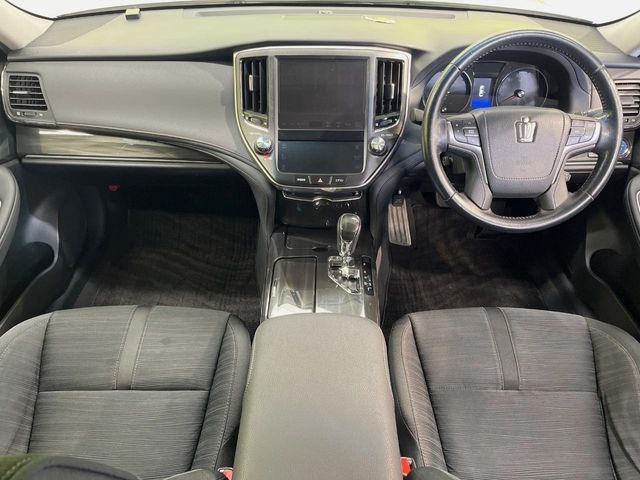 CROWN sedan hybrid