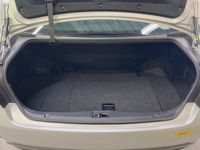 CROWN sedan hybrid