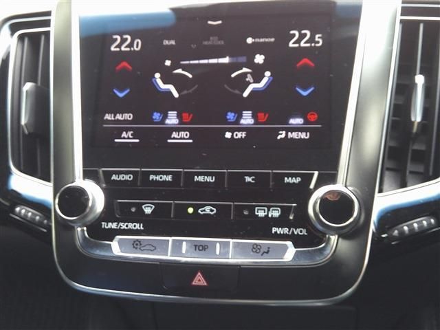 CROWN sedan hybrid
