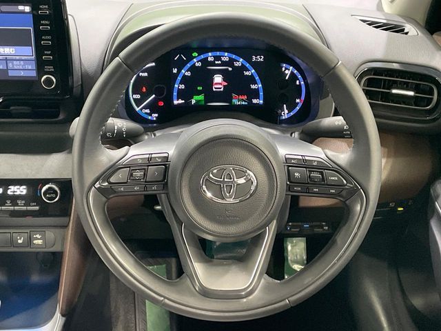 YARIS CROSS HYBRID