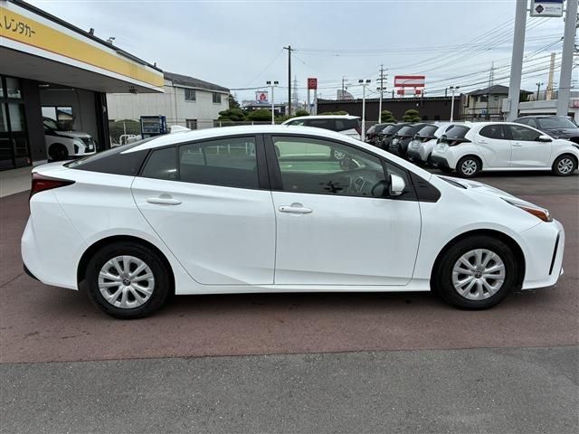 PRIUS 4WD