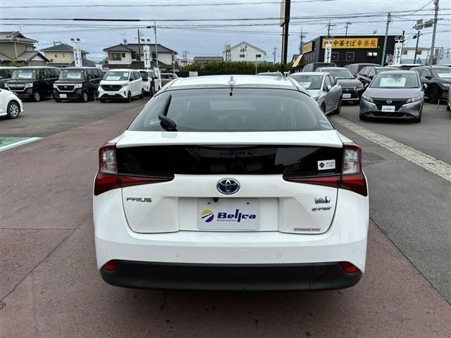 PRIUS 4WD