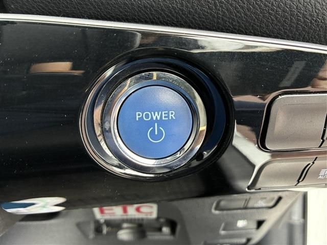 PRIUS 4WD