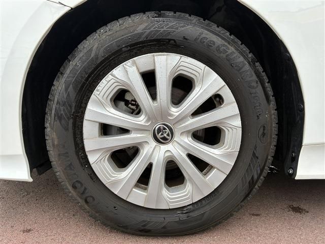 PRIUS 4WD