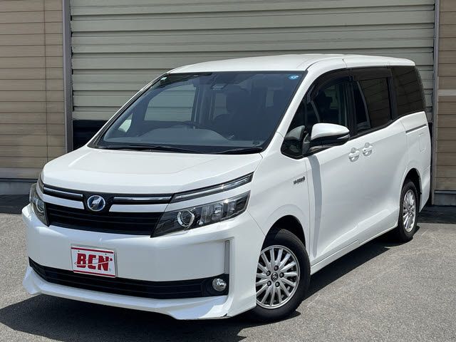 VOXY HYBRID