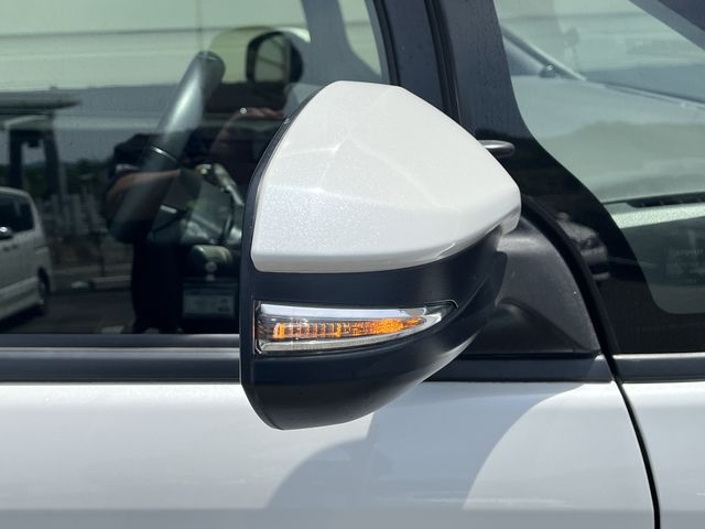 VOXY HYBRID