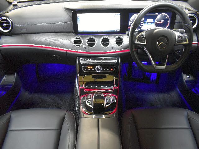 MERCEDES BENZ E class sedan