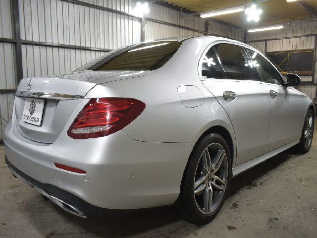 MERCEDES BENZ E class sedan