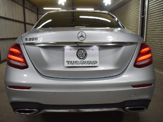 MERCEDES BENZ E class sedan