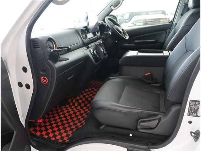 CARAVAN van 2WD