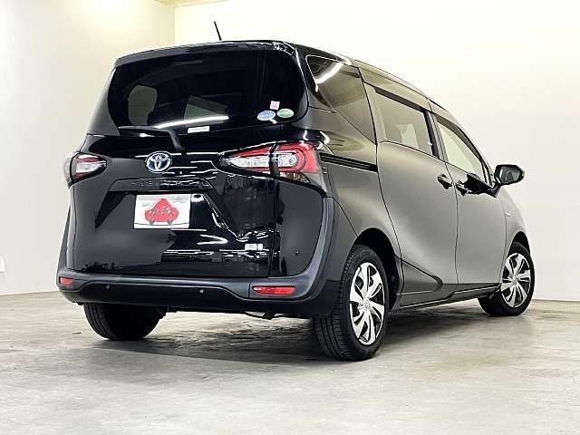 SIENTA HYBRID