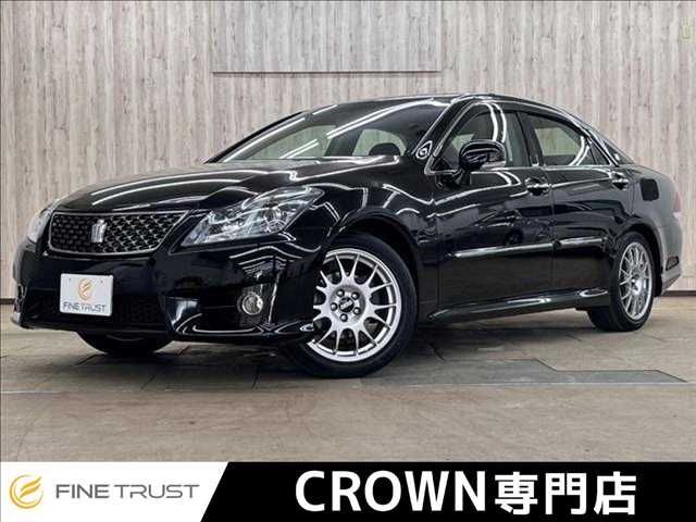 CROWN sedan