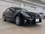 CROWN sedan